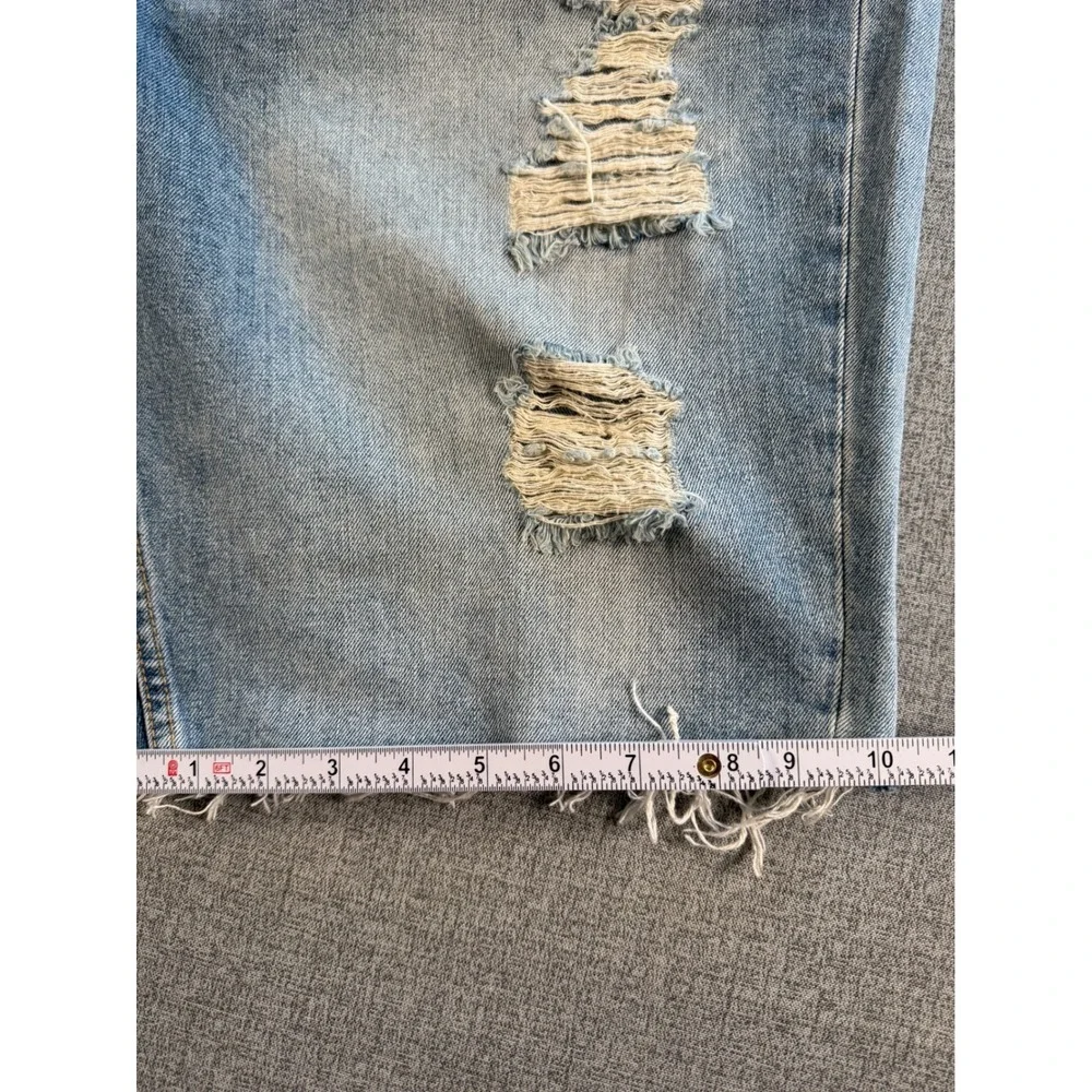 Levis 511 Slim Fit Distressed Denim Shorts Mens 42 Light Wash Cut Off Irregular